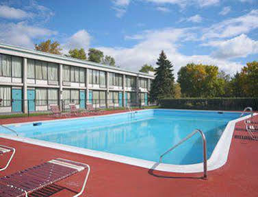 Days Inn By Wyndham Batavia Darien Lake Theme Park Exterior photo